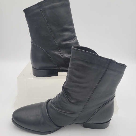 Womans Medici Black Ankle Boot Gold Zipper Size 38/7.5 - Picture 5 of 10